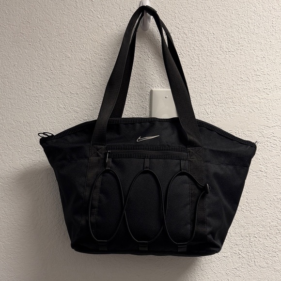 Nike Black Tote Yoga Gym Bag workout lots of pockets Woman’s - Picture 1 of 10